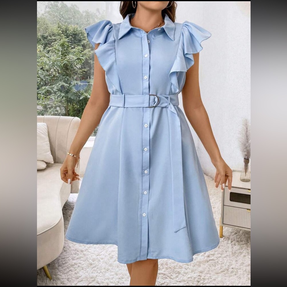 SHEIN Essnce Plus Ruffle Trim Button Front Shirt
Dress